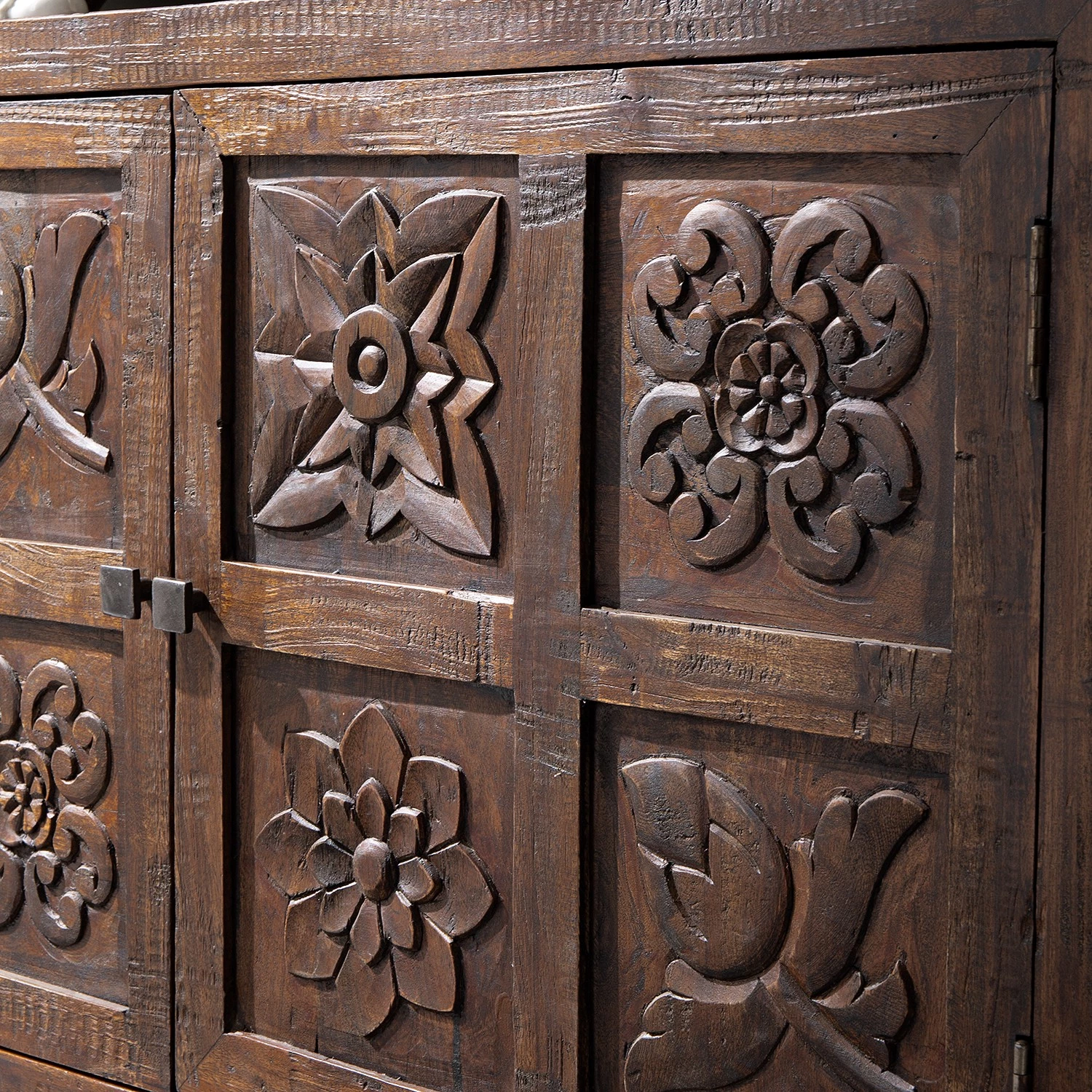 Wolf-Möbel Buffet Carving - Acacia massif / Métal - Acacia / Noir 17 Wolf-Möbel Buffet Carving - Acacia massif / Métal - Acacia / Noir – Image 17