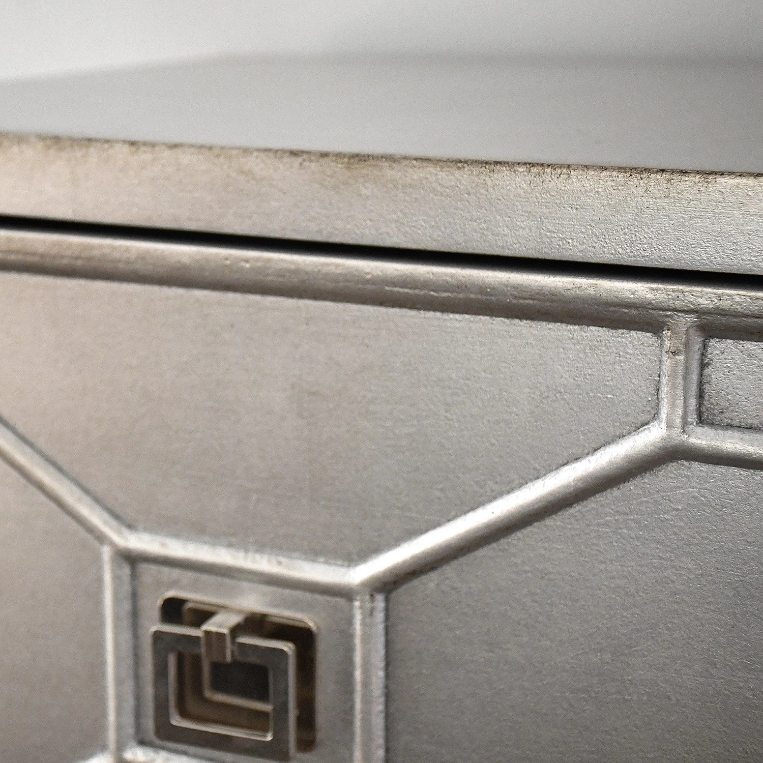 Red Living Commode Thoury - Argenté mat 7 Red Living Commode Thoury - Argenté mat – Image 7