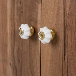 Wolf-Möbel Buffet Maison II - Acacia massif - Acacia couleur pierre / Blanc cassé -Commodes Soldes 1000257252 220406 060 DETAILS P000000001000257252