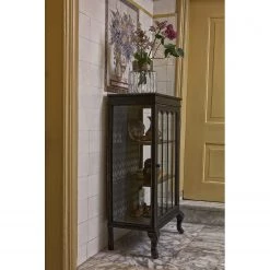 Red Living Vitrine Nikalla - Noir vintage -Commodes Soldes 1000304162 211029 123413000106 MOOD DETAILS P000000001000304162 mood