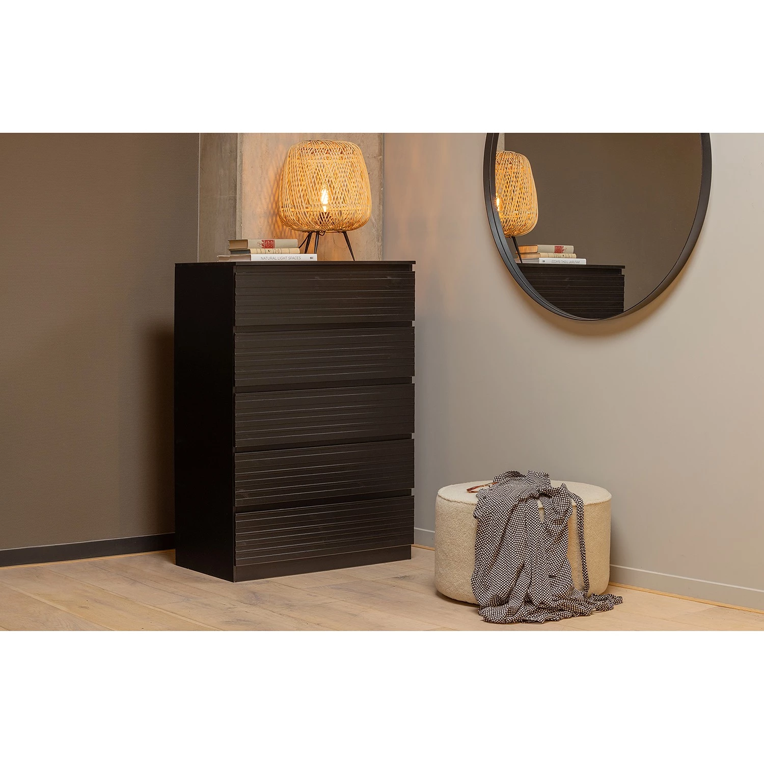 Red Living Commode Rayong I - Pin massif - Pin noir 2 Red Living Commode Rayong I - Pin massif - Pin noir – Image 2